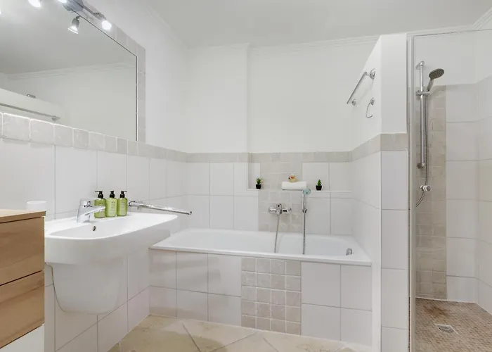 Middel Hues * فيسترلاند